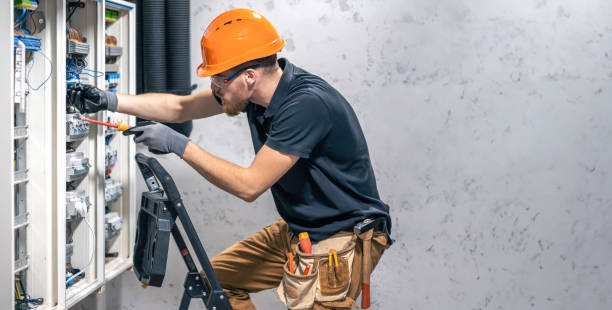 Best Emergency Electrical Repair  in Milwaukie, OR